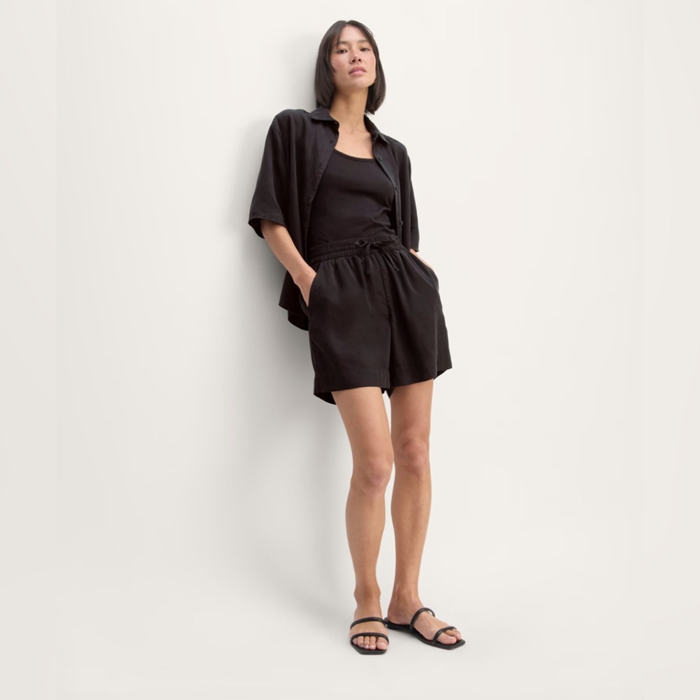 Everlane The Vacation Short Black Tencel lyocell